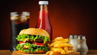 Qué no se debe comer junto a un refresco