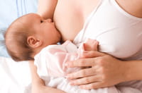 Amamantar reduce el riesgo de obesidad en la mujer