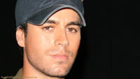 El peligro de 'googlear' a Enrique Iglesias
