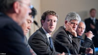 Zuckerberg, enfrentado a sus accionistas