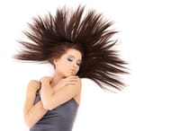 Piénselo dos veces antes de ponerse extensiones