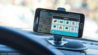 Música en el coche con Spotify y Waze