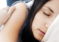 Dormir menos de 7 horas aumenta tres veces la chance de resfríos