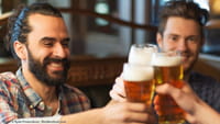 Cómo afecta el alcohol a los dientes
