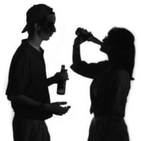 Transmisión genética de padre a hijo de malas experiencias con el alcohol
