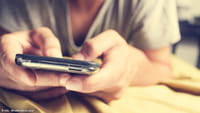 Un tejido que recarga baterías