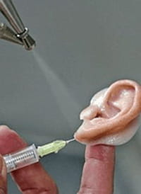 Desarrollan oreja artificial con tecnología 3D