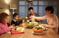 Cenar en familia es bueno para la salud mental del adolescente