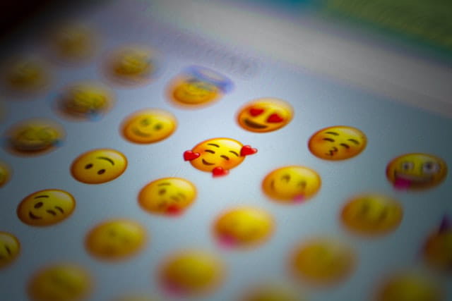 Como Insertar Emoticonos En Outlook Ccm